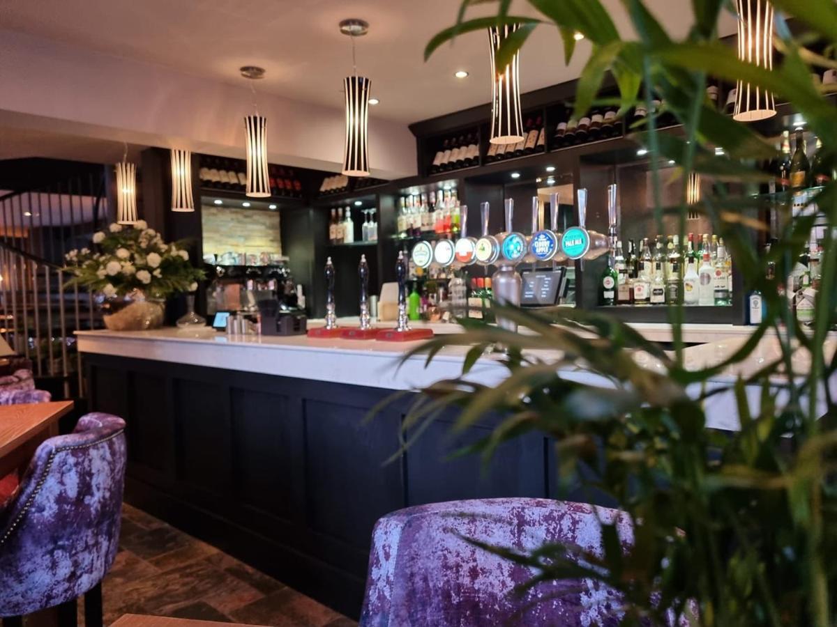 The Lion Hotel Brewood Buitenkant foto