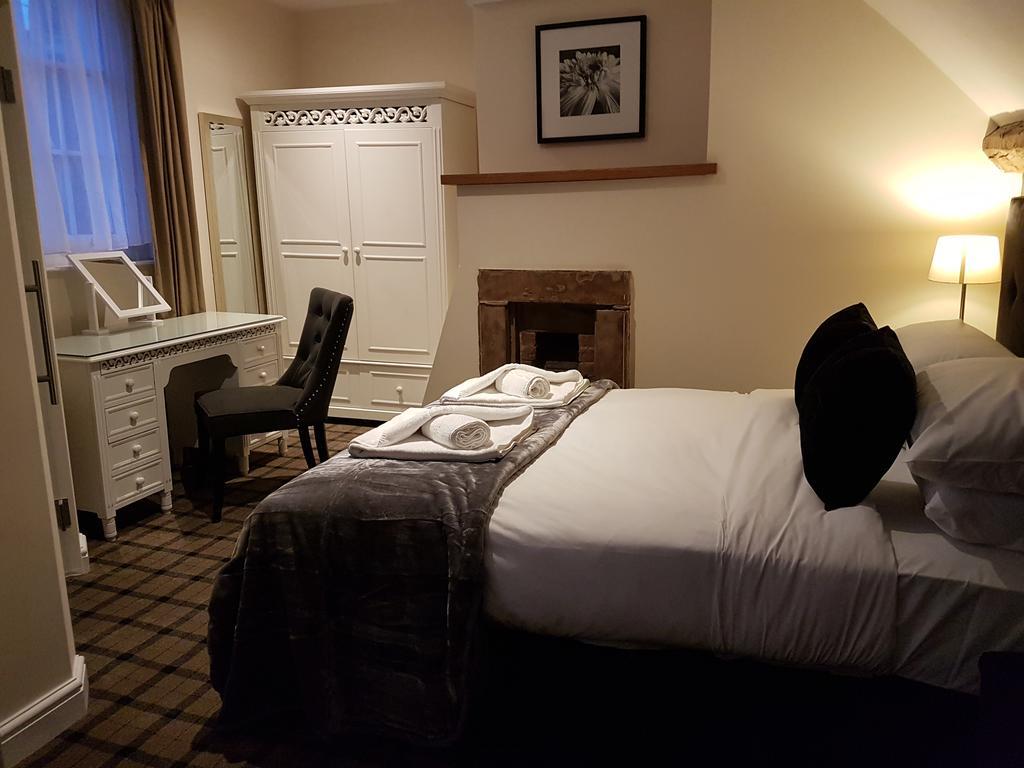 The Lion Hotel Brewood Buitenkant foto